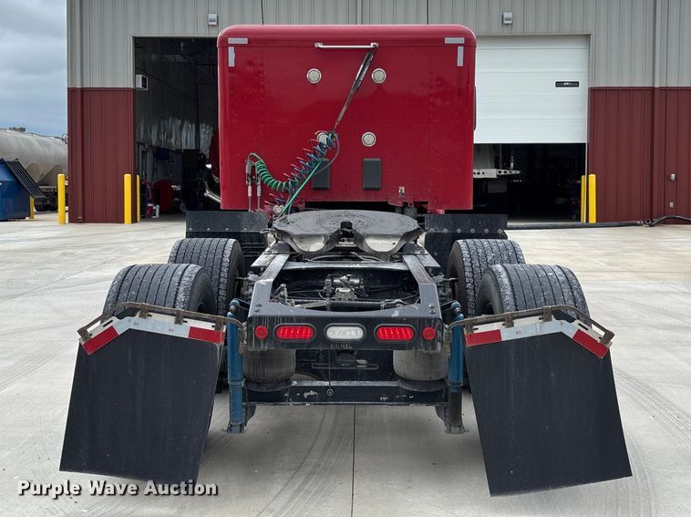image for item FC5608 2020 Peterbilt 579 semi truck
