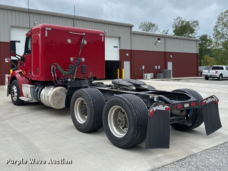 image for item FC5608 2020 Peterbilt 579 semi truck