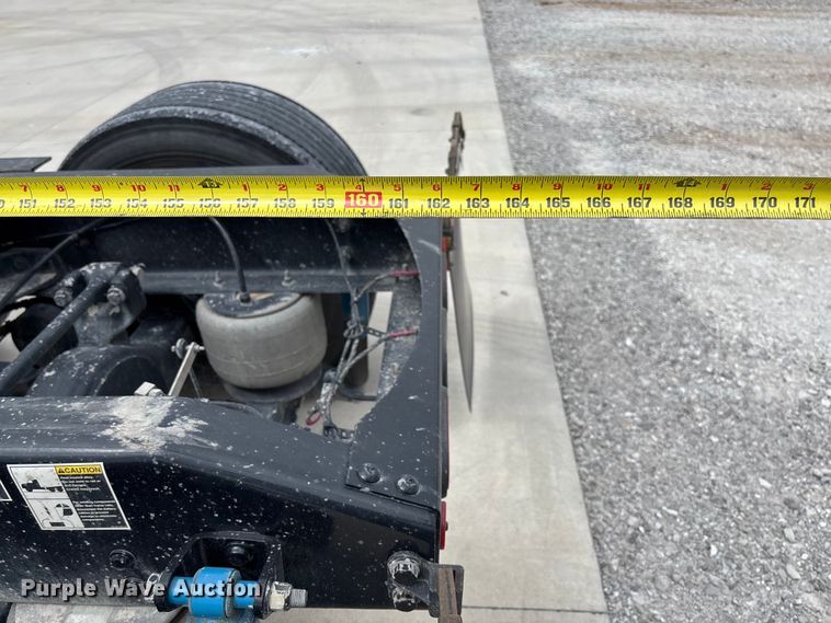 image for item FC5608 2020 Peterbilt 579 semi truck
