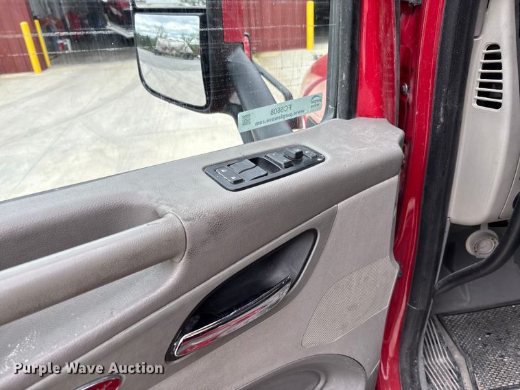 image for item FC5608 2020 Peterbilt 579 semi truck