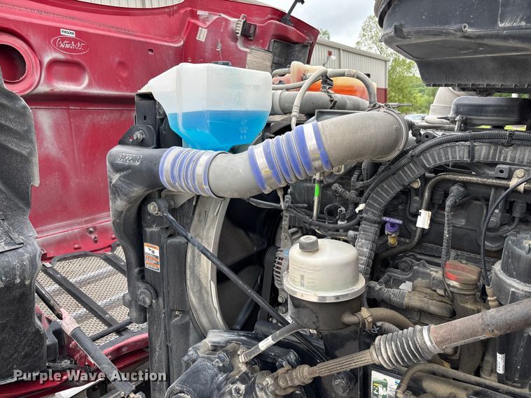 image for item FC5608 2020 Peterbilt 579 semi truck