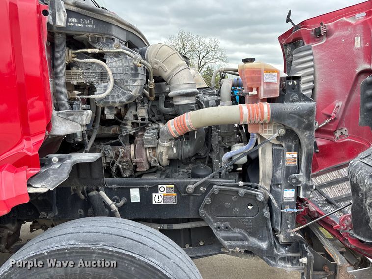 image for item FC5608 2020 Peterbilt 579 semi truck