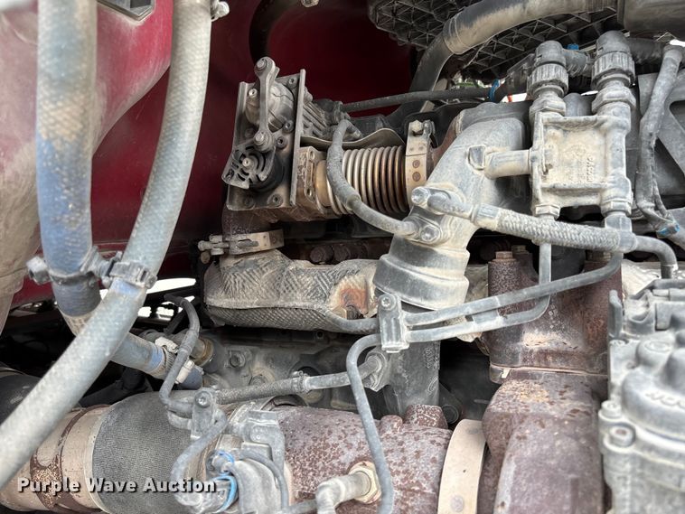 image for item FC5608 2020 Peterbilt 579 semi truck