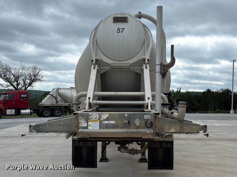 image for item FC5611 2012 Heil pneumatic dry bulk trailer