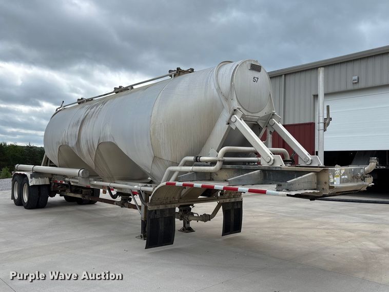 image for item FC5611 2012 Heil pneumatic dry bulk trailer