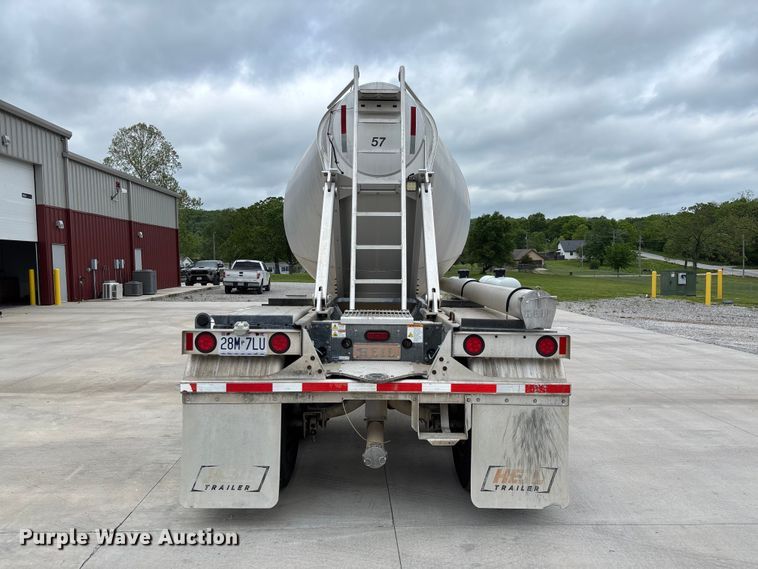 image for item FC5611 2012 Heil pneumatic dry bulk trailer