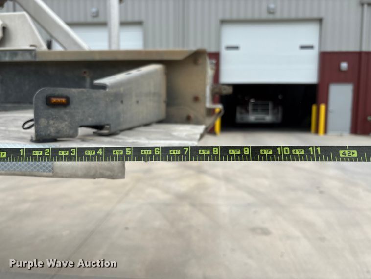 image for item FC5611 2012 Heil pneumatic dry bulk trailer