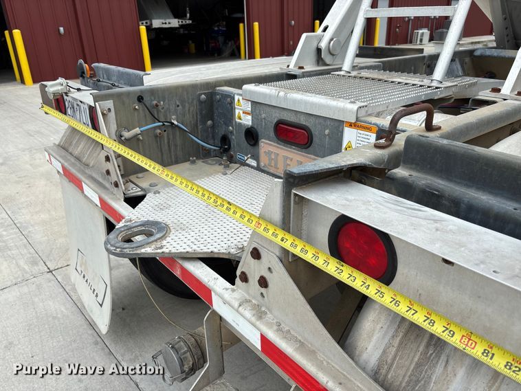 image for item FC5611 2012 Heil pneumatic dry bulk trailer