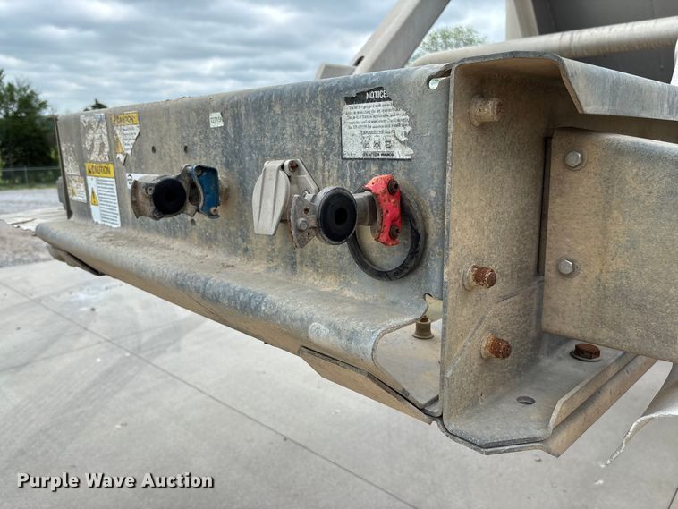 image for item FC5611 2012 Heil pneumatic dry bulk trailer
