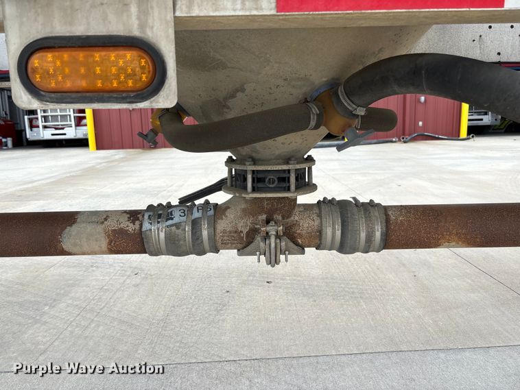 image for item FC5611 2012 Heil pneumatic dry bulk trailer