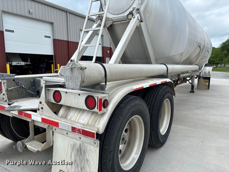 image for item FC5611 2012 Heil pneumatic dry bulk trailer