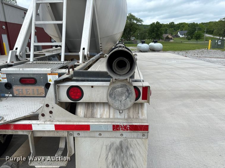 image for item FC5611 2012 Heil pneumatic dry bulk trailer
