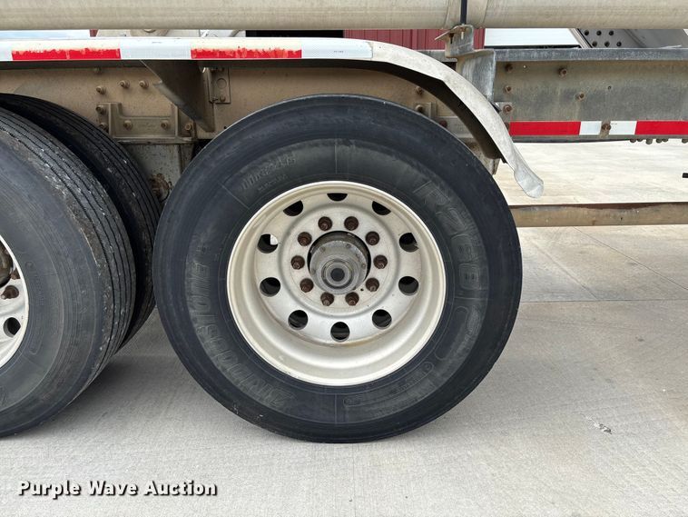 image for item FC5611 2012 Heil pneumatic dry bulk trailer