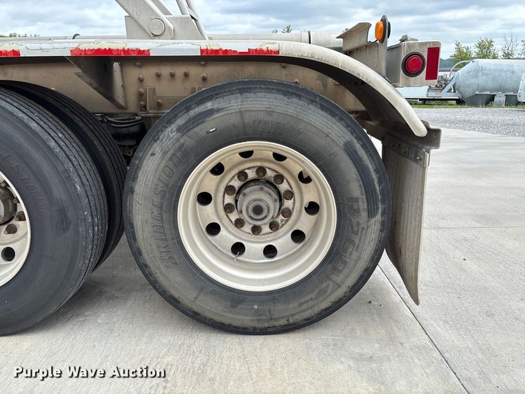 image for item FC5611 2012 Heil pneumatic dry bulk trailer