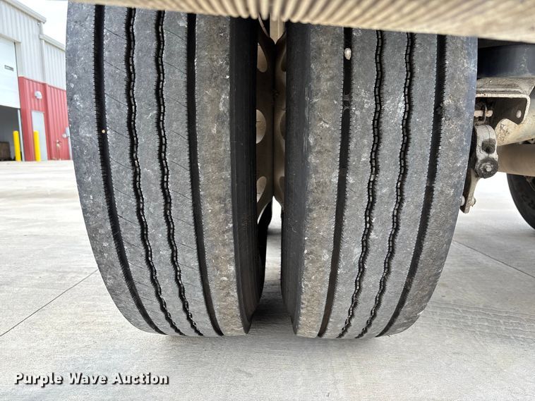 image for item FC5611 2012 Heil pneumatic dry bulk trailer