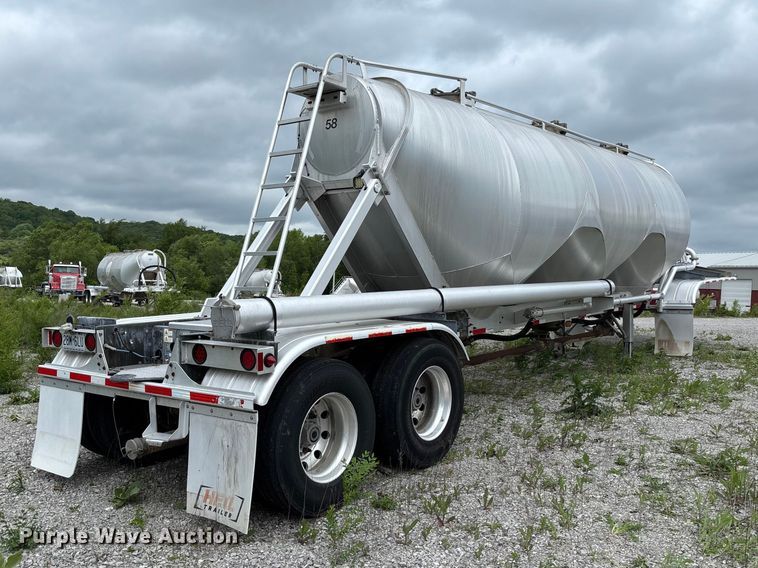 image for item FC5612 2012 Heil pneumatic dry bulk trailer