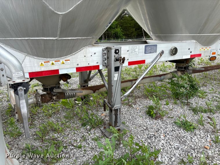 image for item FC5612 2012 Heil pneumatic dry bulk trailer
