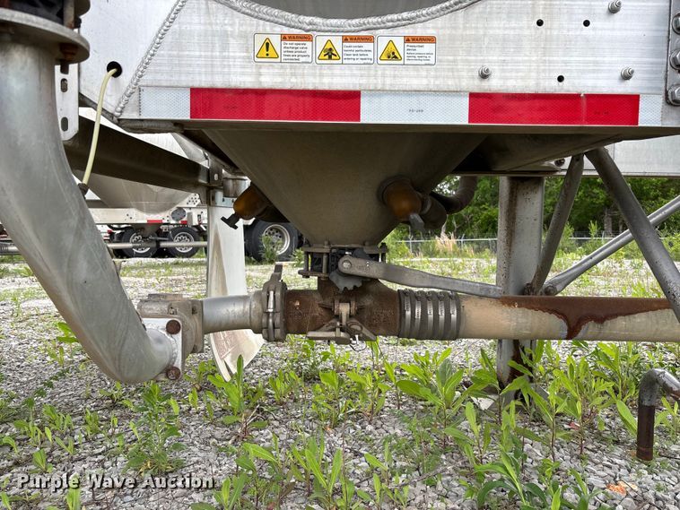 image for item FC5612 2012 Heil pneumatic dry bulk trailer