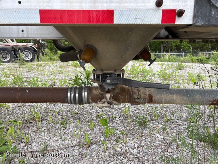 image for item FC5612 2012 Heil pneumatic dry bulk trailer