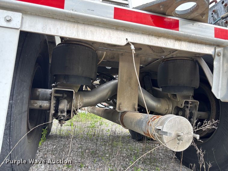 image for item FC5612 2012 Heil pneumatic dry bulk trailer