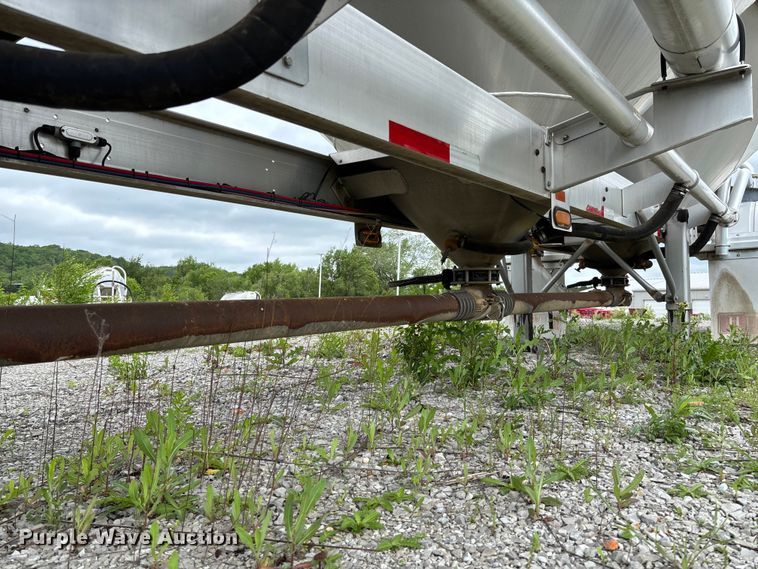 image for item FC5612 2012 Heil pneumatic dry bulk trailer