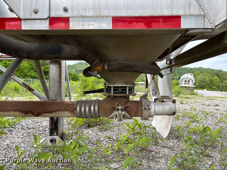 image for item FC5612 2012 Heil pneumatic dry bulk trailer