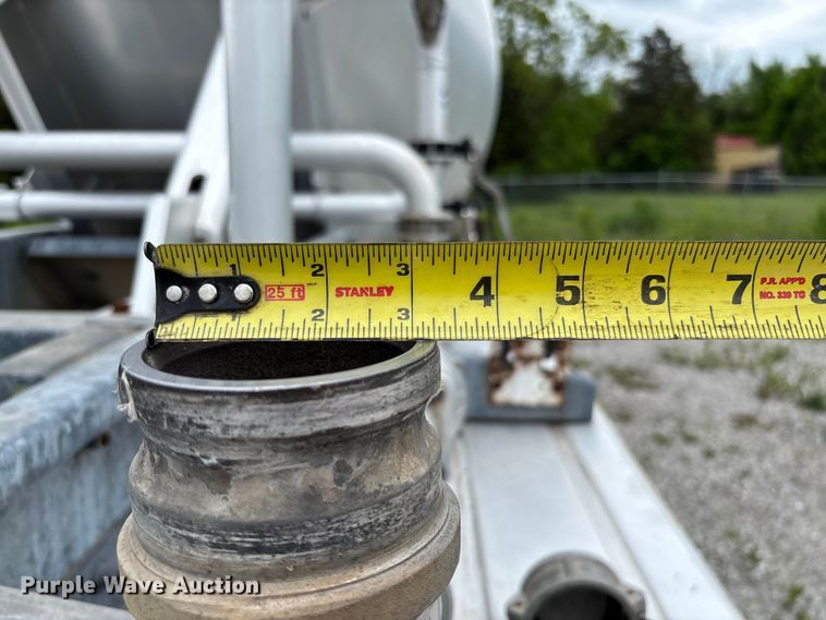 image for item FC5612 2012 Heil pneumatic dry bulk trailer