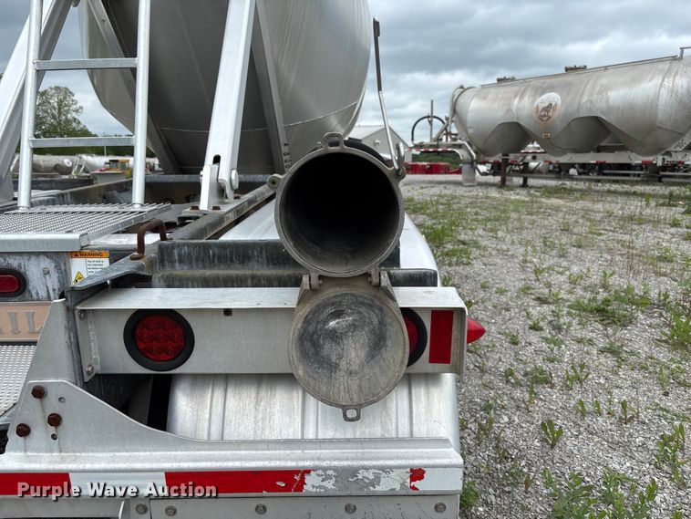 image for item FC5612 2012 Heil pneumatic dry bulk trailer