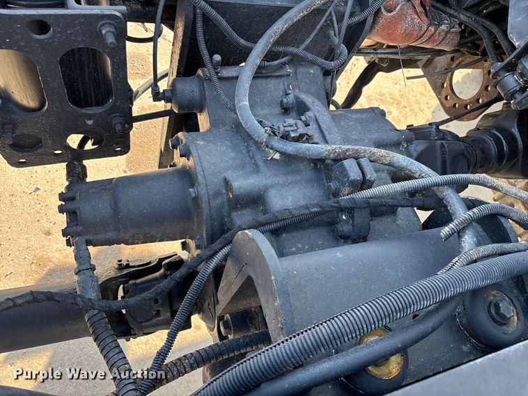 image for item FG0267 2003 International 7300 truck cab and chassis