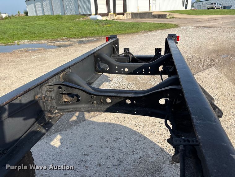 image for item FG0267 2003 International 7300 truck cab and chassis