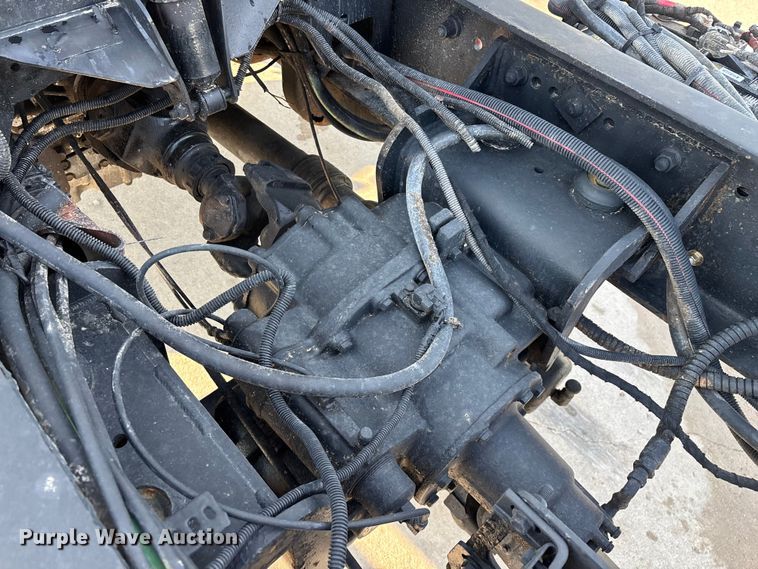 image for item FG0267 2003 International 7300 truck cab and chassis