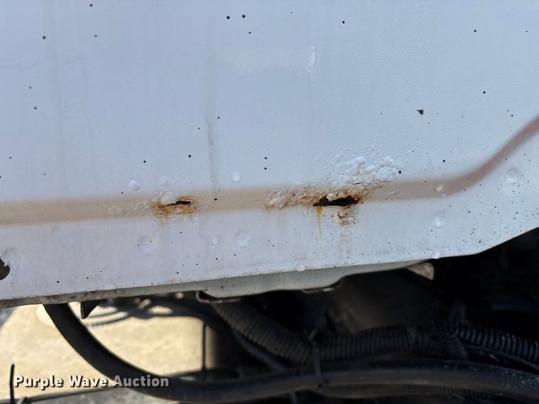 image for item FG0267 2003 International 7300 truck cab and chassis