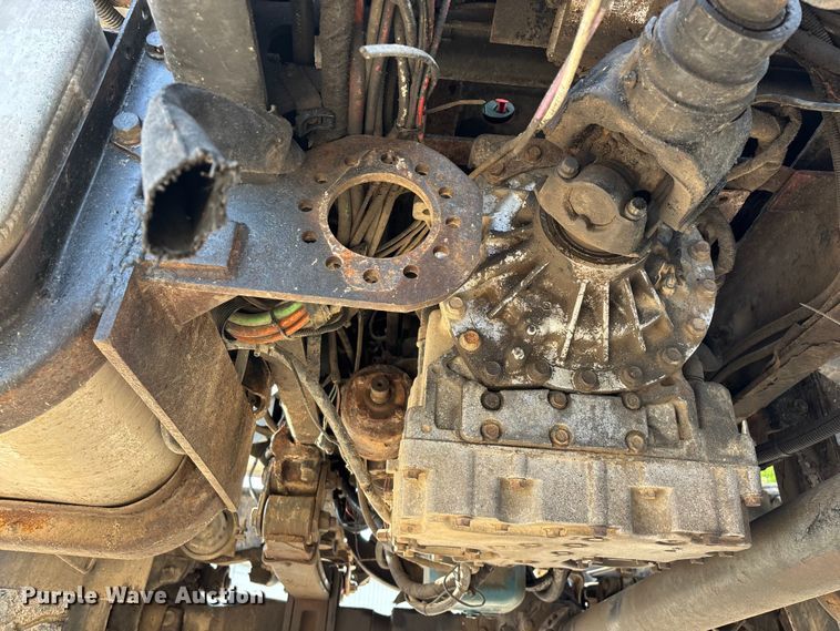 image for item FG0267 2003 International 7300 truck cab and chassis