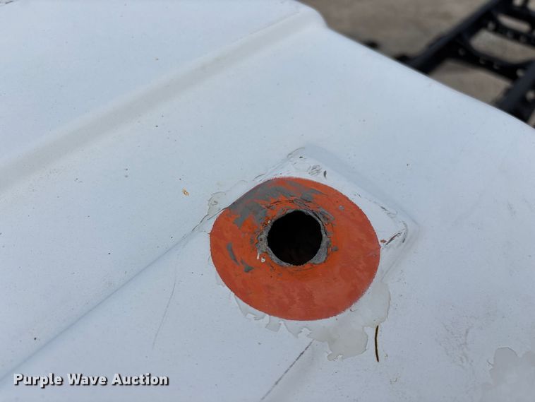 image for item FG0267 2003 International 7300 truck cab and chassis