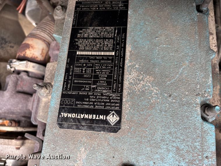 image for item FG0267 2003 International 7300 truck cab and chassis