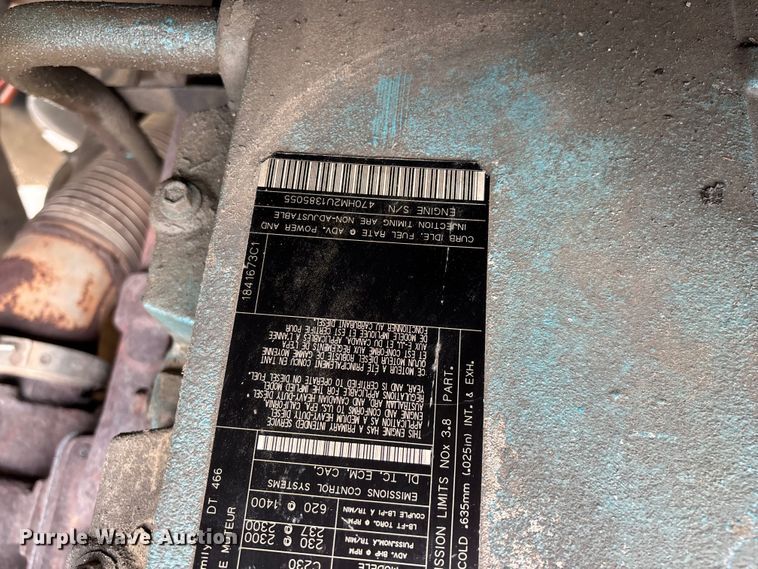 image for item FG0267 2003 International 7300 truck cab and chassis