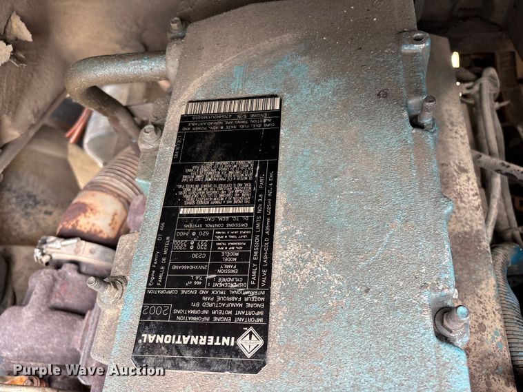 image for item FG0267 2003 International 7300 truck cab and chassis