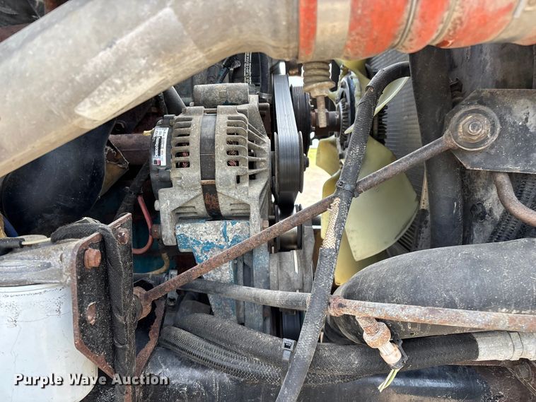 image for item FG0267 2003 International 7300 truck cab and chassis