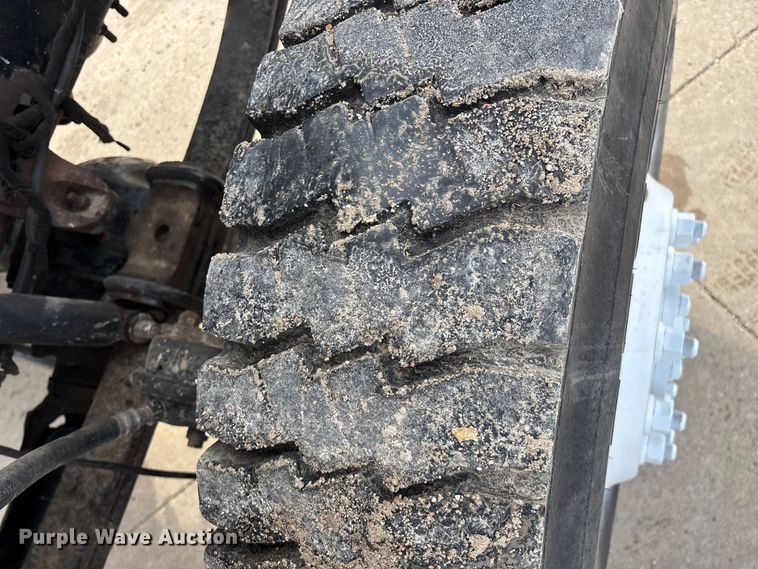 image for item FG0267 2003 International 7300 truck cab and chassis