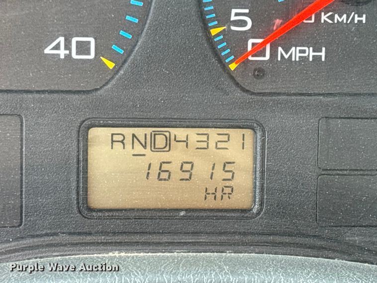 image for item FG0267 2003 International 7300 truck cab and chassis