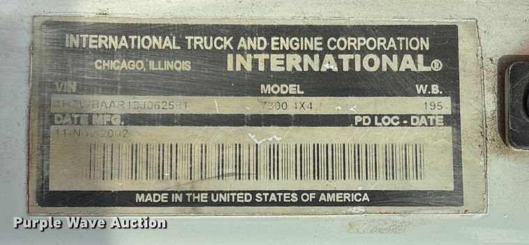 image for item FG0267 2003 International 7300 truck cab and chassis