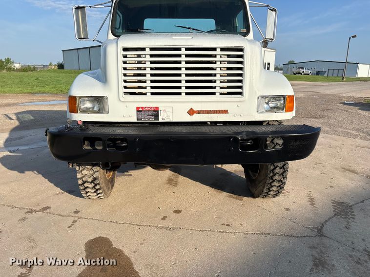 image for item FG0268 1990 International 4800 truck cab and chassis