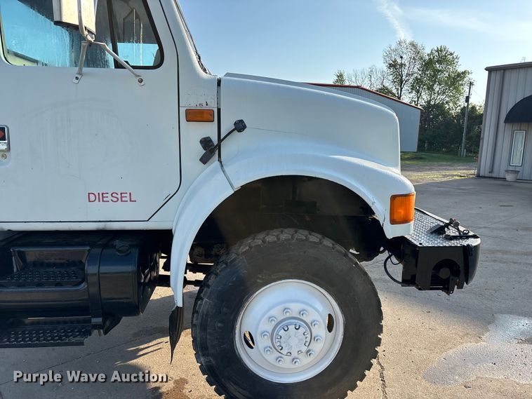 image for item FG0268 1990 International 4800 truck cab and chassis