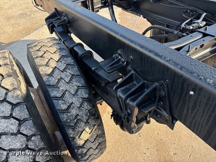 image for item FG0268 1990 International 4800 truck cab and chassis