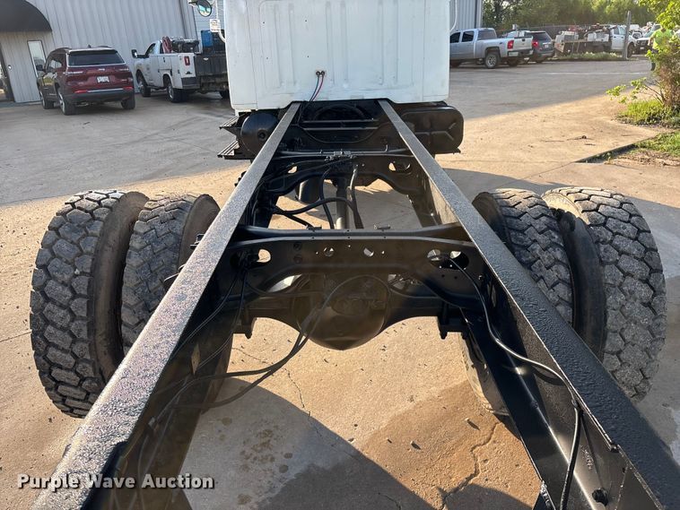 image for item FG0268 1990 International 4800 truck cab and chassis