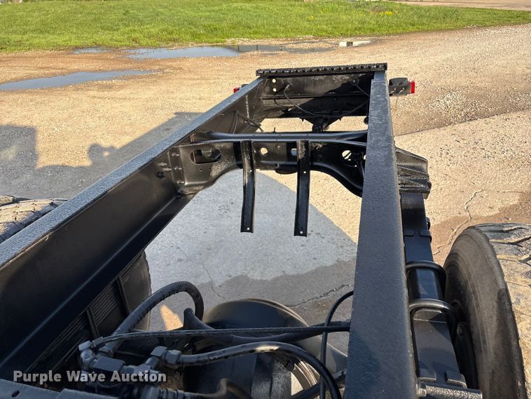 image for item FG0268 1990 International 4800 truck cab and chassis