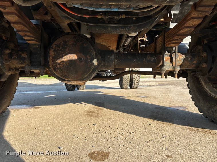 image for item FG0268 1990 International 4800 truck cab and chassis