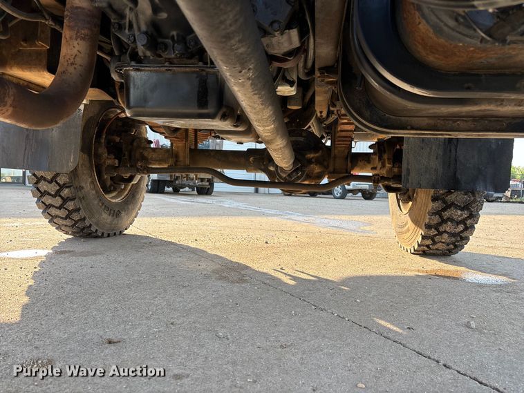 image for item FG0268 1990 International 4800 truck cab and chassis