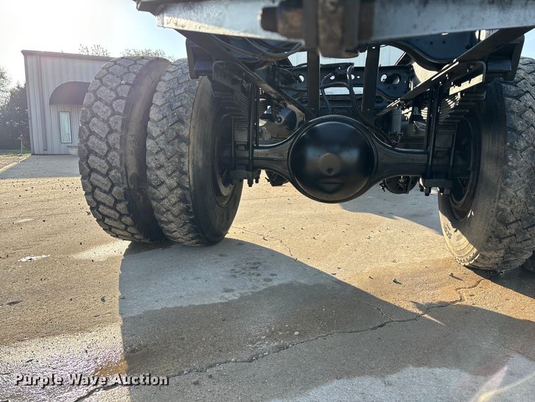 image for item FG0268 1990 International 4800 truck cab and chassis