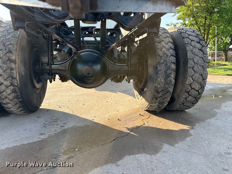 image for item FG0268 1990 International 4800 truck cab and chassis